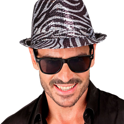 e-carnavalskleding-SYK Fedora pailletten zebra print hoed